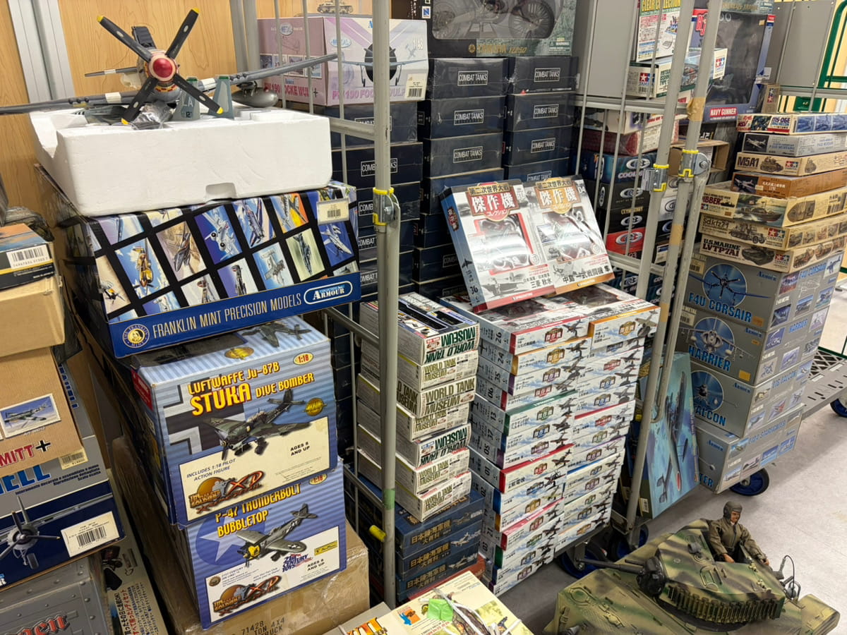 大量のミリタリーグッズ